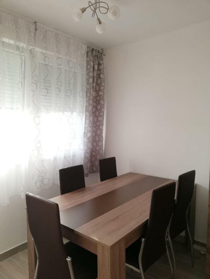 Apartment White Pula Buitenkant foto