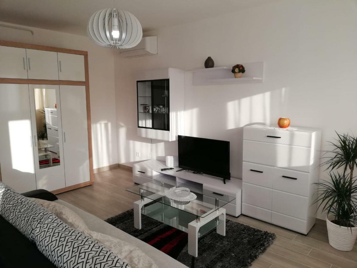 Apartment White Pula Buitenkant foto